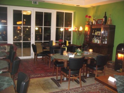 照片: NAPO Tapas Caf&amp;eacute; Bar